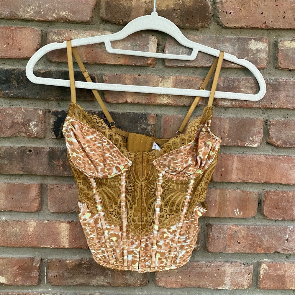 Stylish Lace and Patterned Women's Top